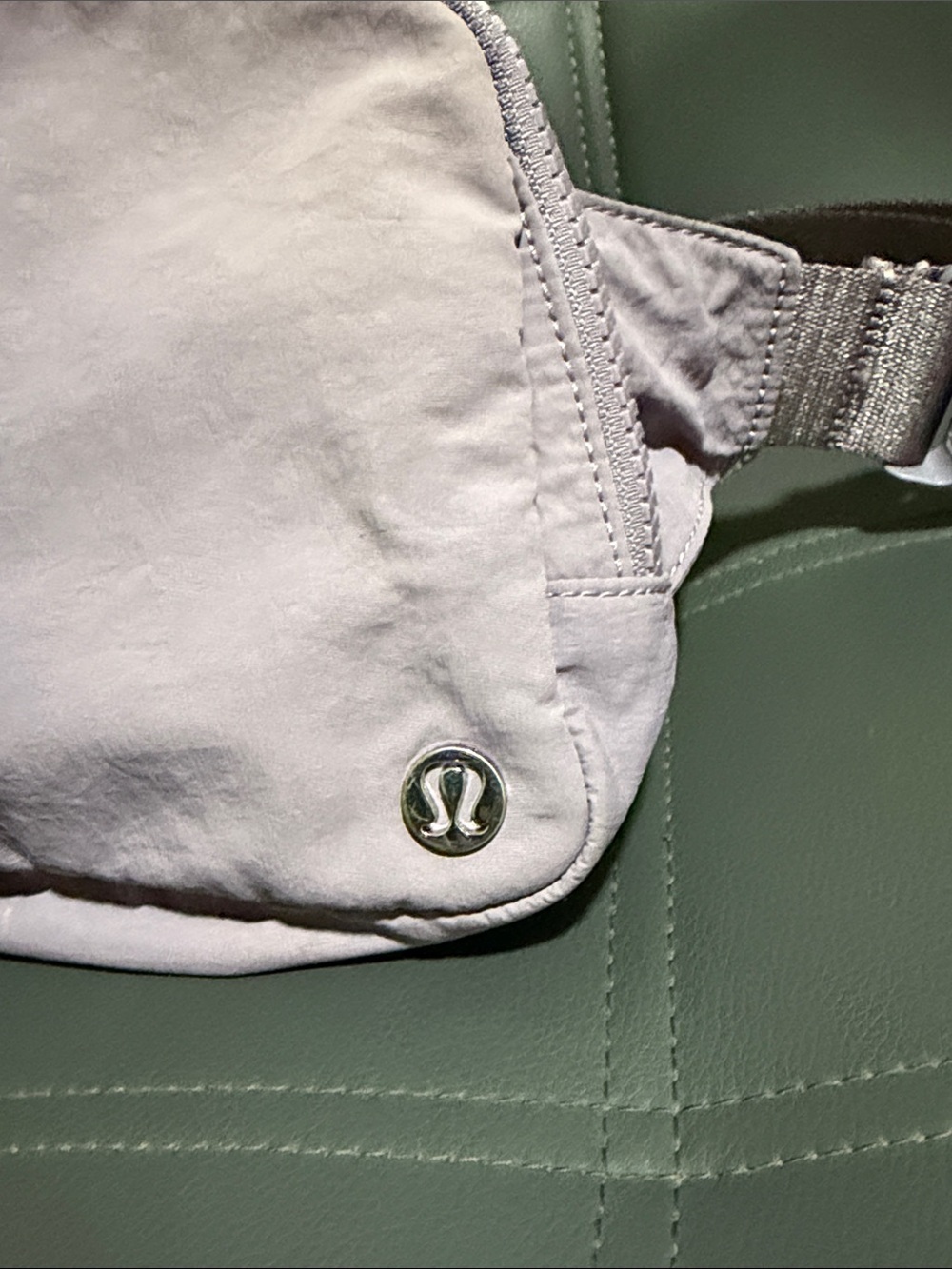 Lululemon Large Everywhere Belt Bag - Picture 5 of 10